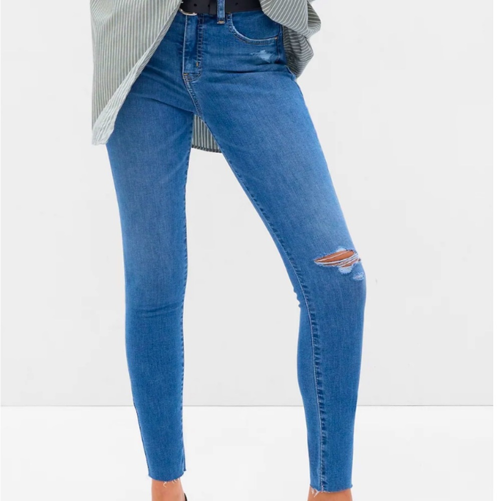 NWT Gap High Rise Favorite Jeggings Size 35R/20R in Medium Destroy